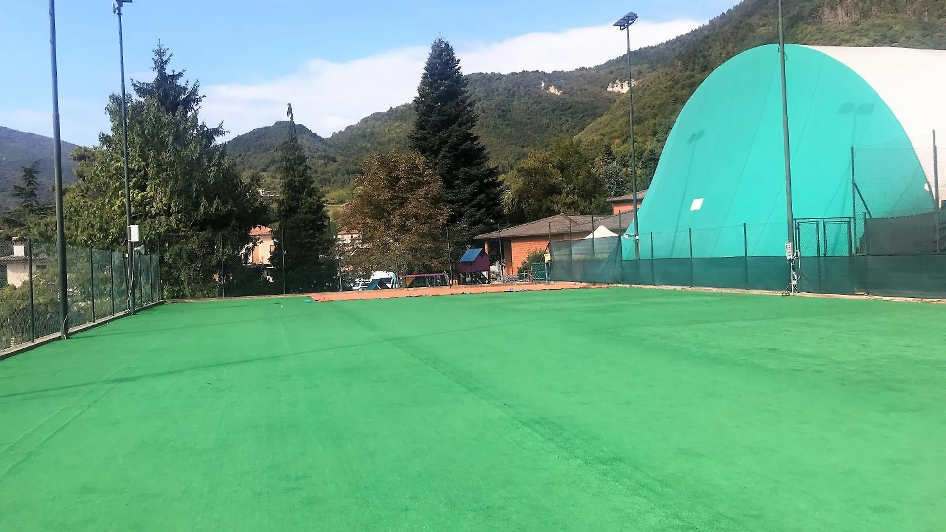 Appartement Schoene Ferienwohnung Mit Herrlichem Blick Zum Gardasee Tignale Italie